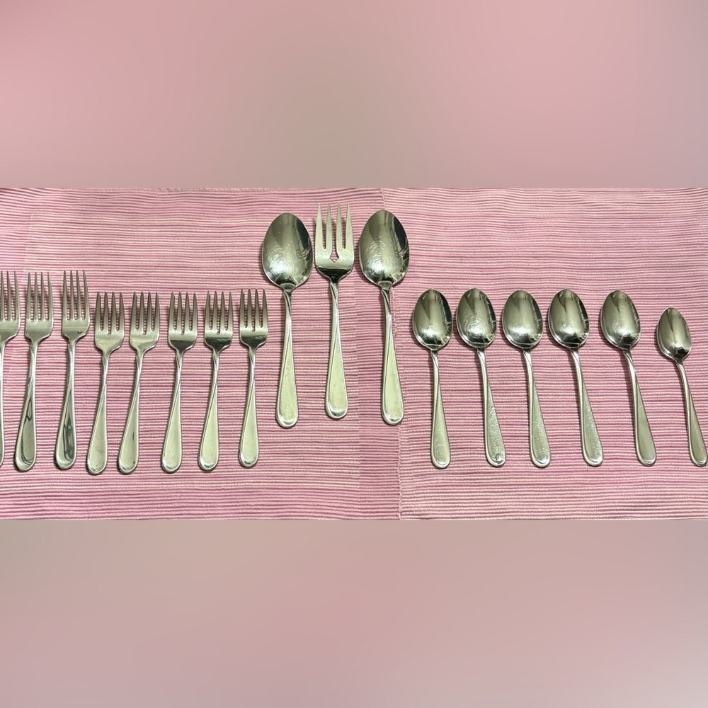 Oneida Stainless Steel Flatware FLIGHT RELIANCE Glossy 17 Pieces Incl Serving